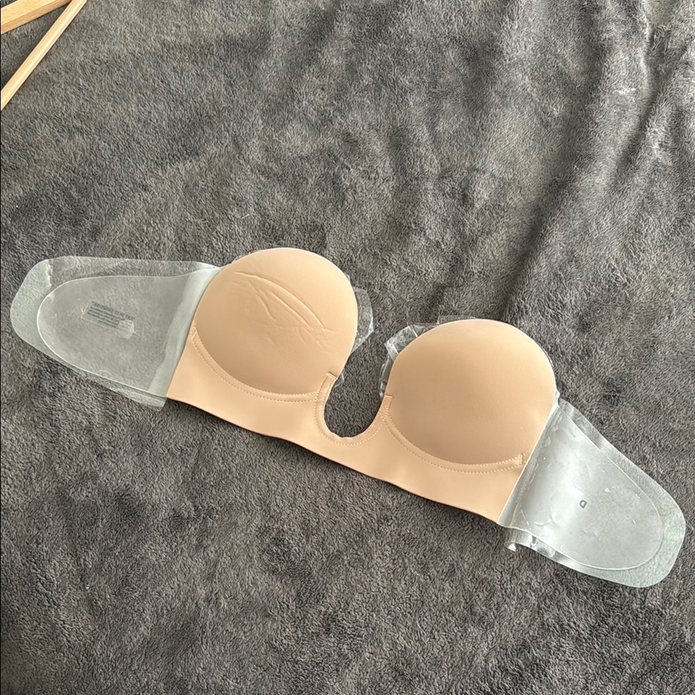 Stick-On Strapless Adhesive Bandeau Bra in Nude